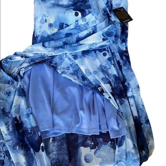 bebe High Slit Flare Blue and White Dress Size Large. New - Picture 6 of 13